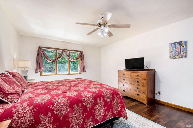 26366 Hummingbird Road, South Bend, IN 46619