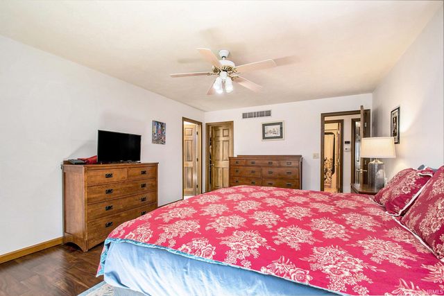 26366 Hummingbird Road, South Bend, IN 46619