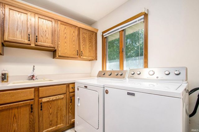 26366 Hummingbird Road, South Bend, IN 46619