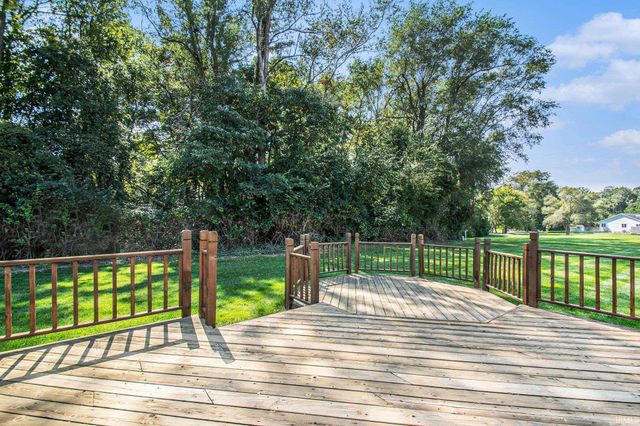 26366 Hummingbird Road, South Bend, IN 46619
