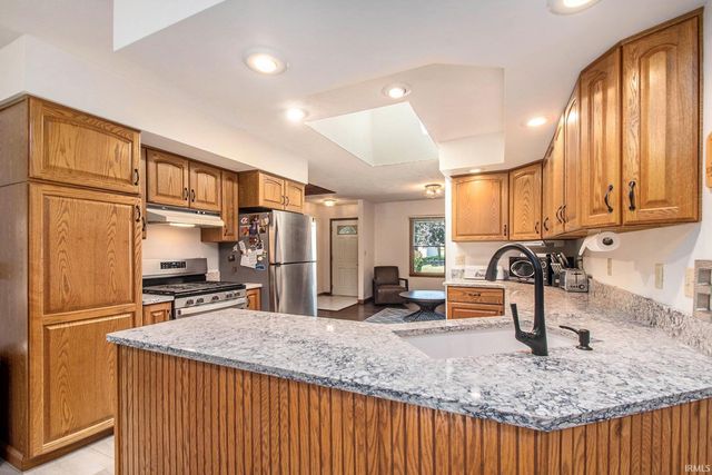 26366 Hummingbird Road, South Bend, IN 46619
