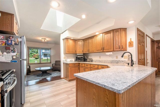 26366 Hummingbird Road, South Bend, IN 46619