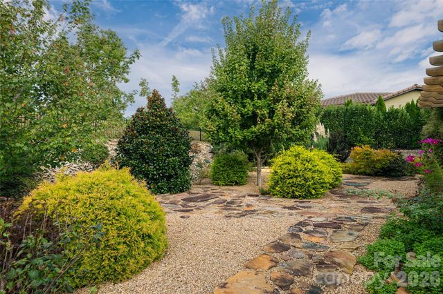 5 Pacifico Drive 3, Asheville, NC 28806