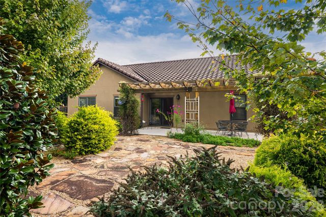 5 Pacifico Drive 3, Asheville, NC 28806