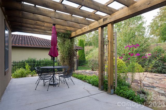 5 Pacifico Drive 3, Asheville, NC 28806