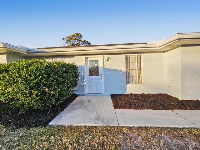 433 SE Seahouse Drive, Port St. Lucie, Port St Lucie, FL 34983