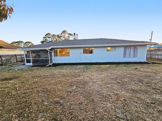 433 SE Seahouse Drive, Port St. Lucie, Port St Lucie, FL 34983