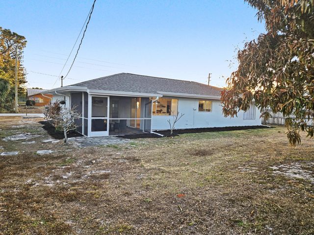433 SE Seahouse Drive, Port St. Lucie, Port St Lucie, FL 34983