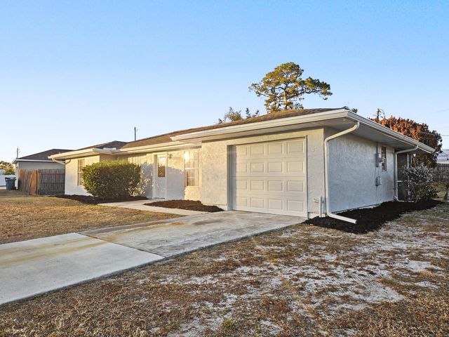 433 SE Seahouse Drive, Port St. Lucie, Port St Lucie, FL 34983