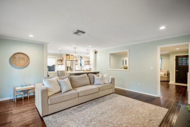 4717 Benning Drive, Houston, TX 77035