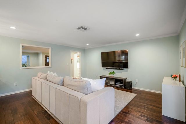 4717 Benning Drive, Houston, TX 77035
