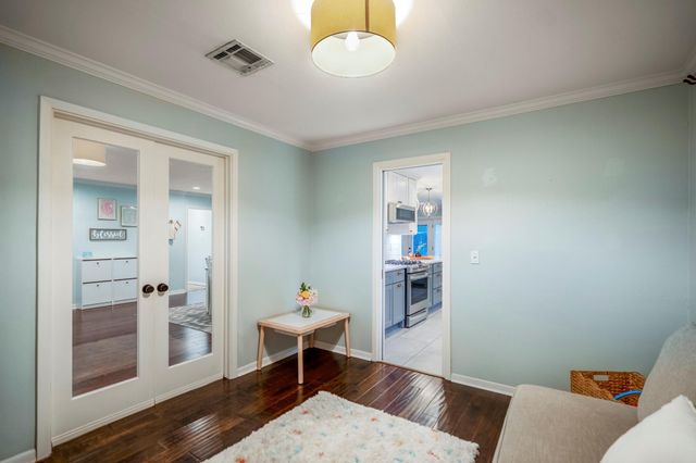 4717 Benning Drive, Houston, TX 77035