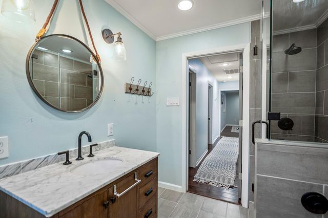 4717 Benning Drive, Houston, TX 77035