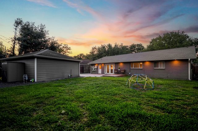 4717 Benning Drive, Houston, TX 77035