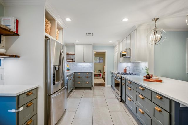 4717 Benning Drive, Houston, TX 77035