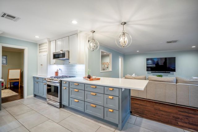 4717 Benning Drive, Houston, TX 77035