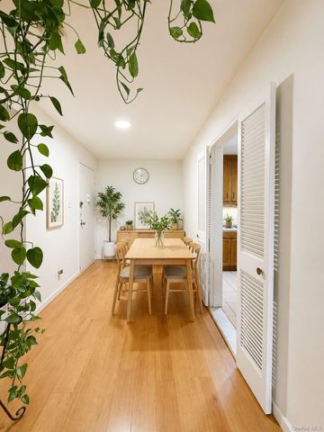 14470 41 Avenue 4, Flushing, NY 11355