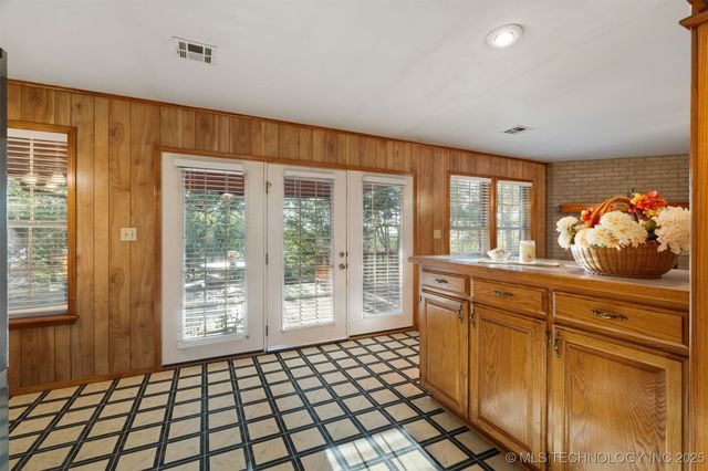 42555 Timber Ridge Road, Howe, OK 74940