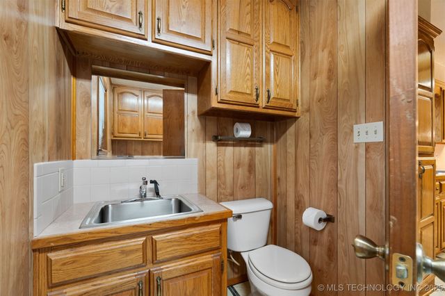 42555 Timber Ridge Road, Howe, OK 74940