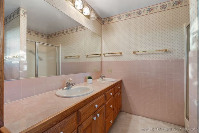 42555 Timber Ridge Road, Howe, OK 74940