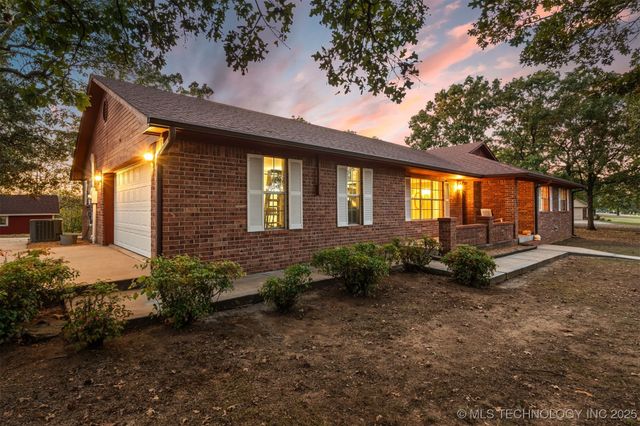 42555 Timber Ridge Road, Howe, OK 74940