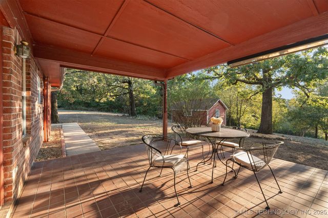 42555 Timber Ridge Road, Howe, OK 74940