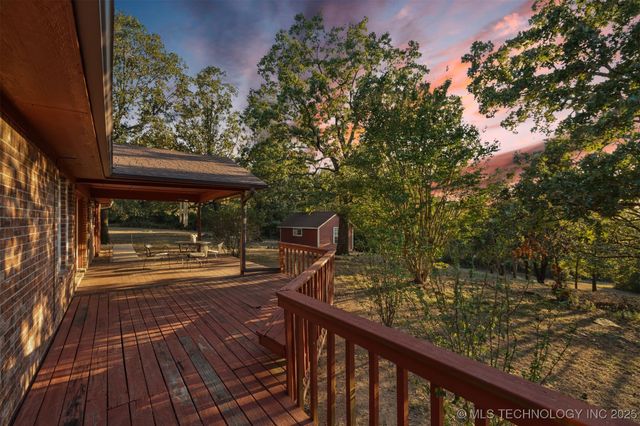 42555 Timber Ridge Road, Howe, OK 74940