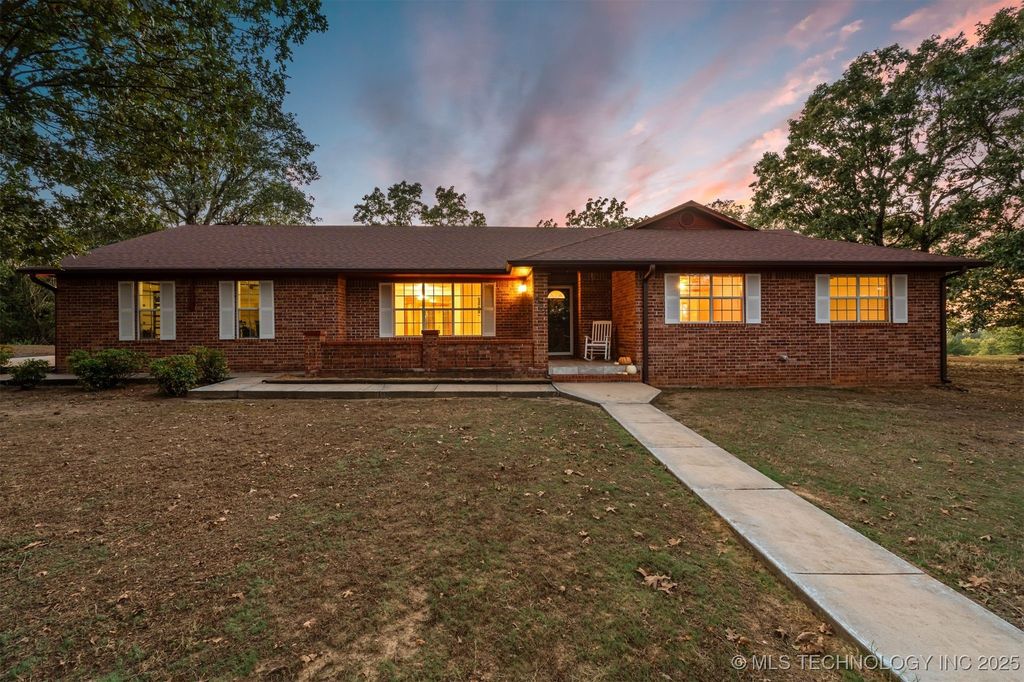 42555 Timber Ridge Road, Howe, OK 74940