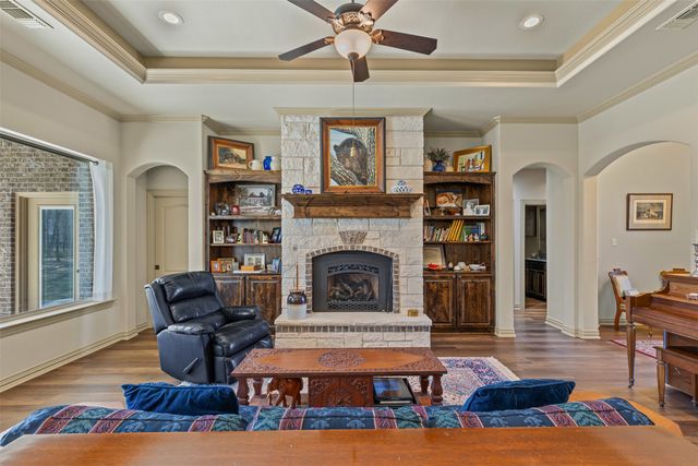 117 Birdie Drive, Lipan, TX 76462