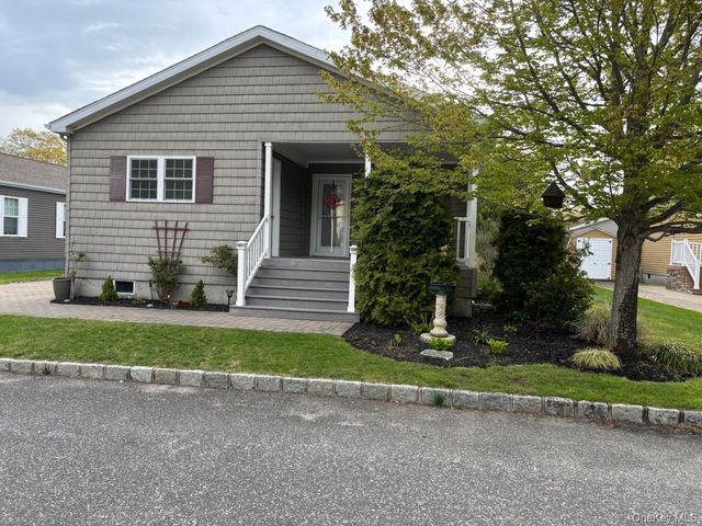 1661 OLD COUNTRY Road 539, Riverhead, NY 11901