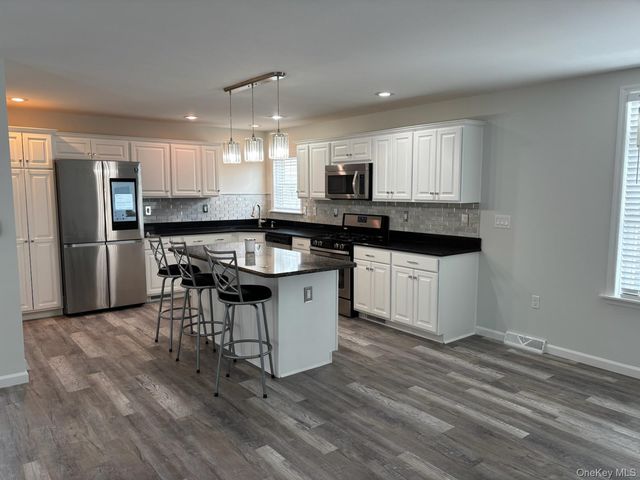 1661 OLD COUNTRY Road 539, Riverhead, NY 11901