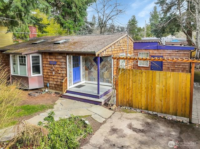 13722 Interlake Avenue N, Seattle, WA 98133