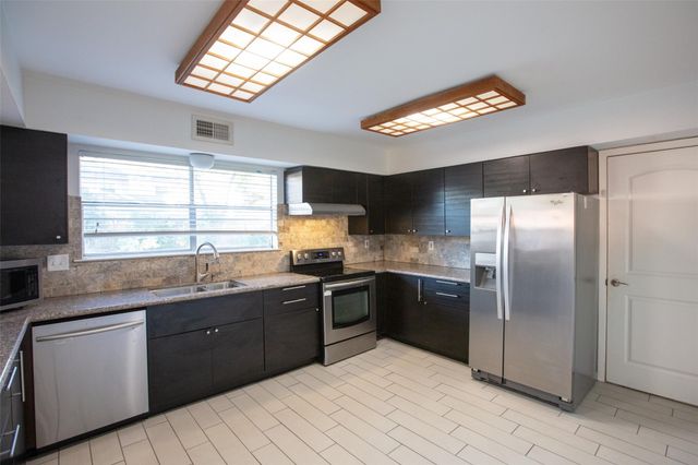 2627 The Highlands Drive, Sugar Land, TX 77478