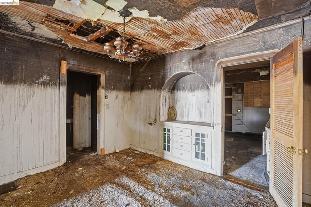 1610 52nd Ave, Oakland, CA 94601