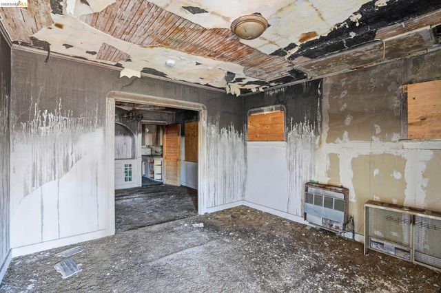 1610 52nd Ave, Oakland, CA 94601