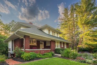 42 Lawrence Place, Asheville, NC 28801