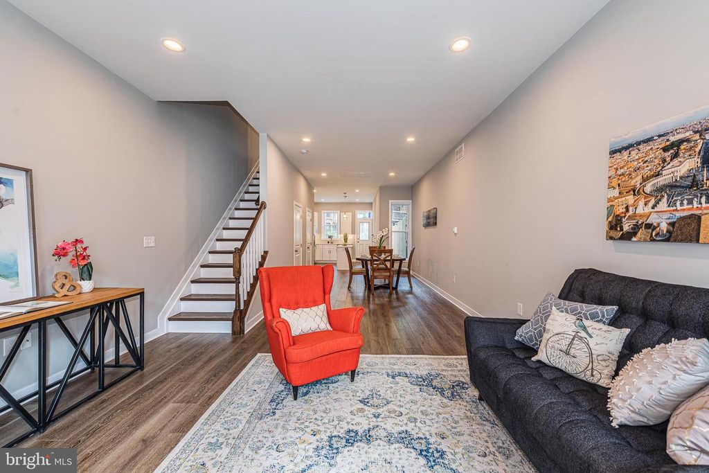 836 EDMONDSON AVE, Baltimore, MD 21201