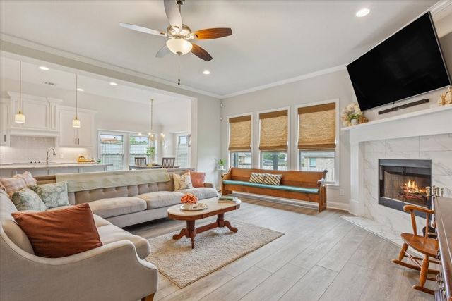 1046 Kreece Drive, Hewitt, TX 76643