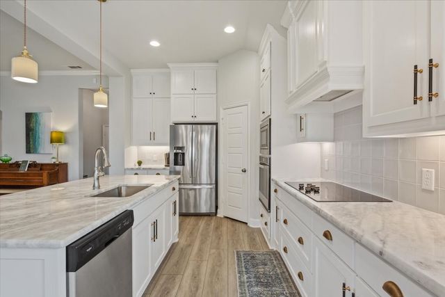 1046 Kreece Drive, Hewitt, TX 76643