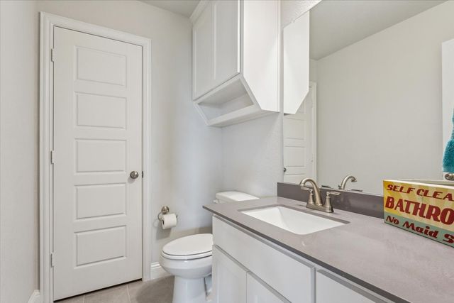 1046 Kreece Drive, Hewitt, TX 76643