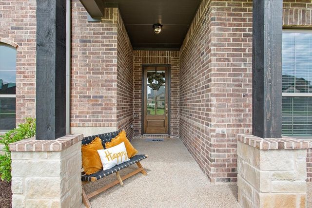 1046 Kreece Drive, Hewitt, TX 76643