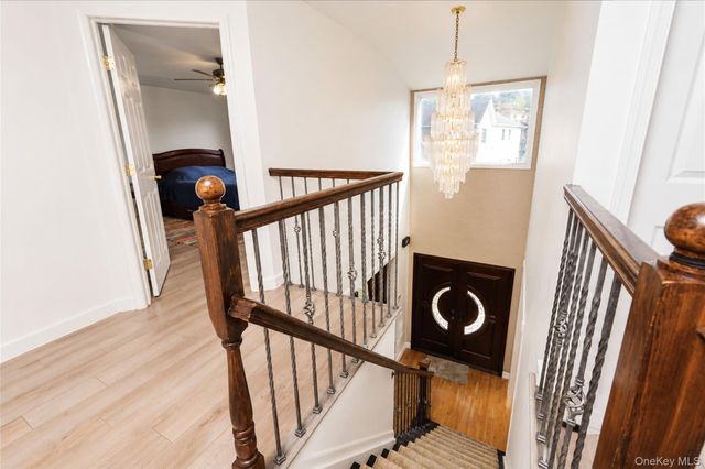 22 Putters Court, Staten Island, NY 10301