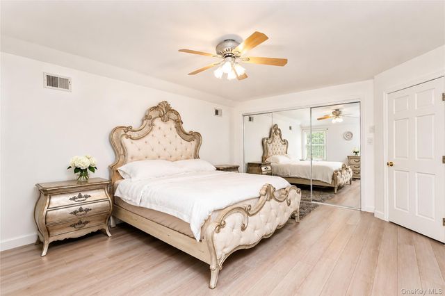 22 Putters Court, Staten Island, NY 10301