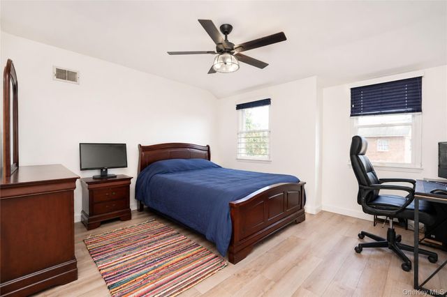 22 Putters Court, Staten Island, NY 10301