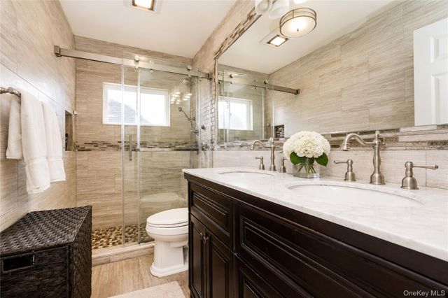 22 Putters Court, Staten Island, NY 10301