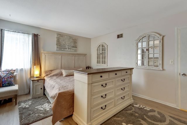 15 Conestoga Rd, Lexington, MA 02421