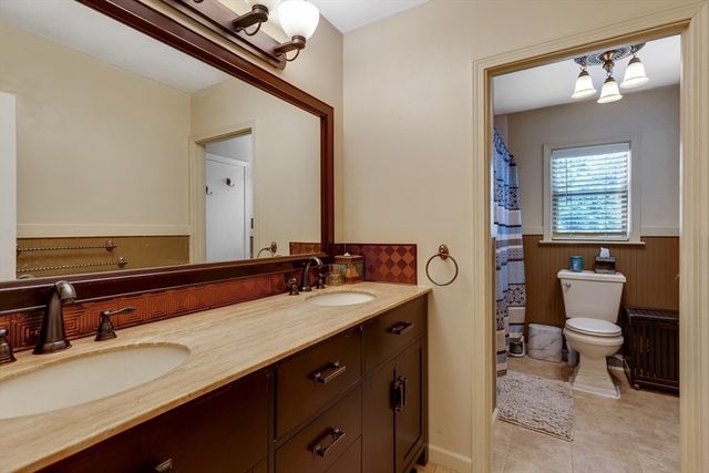 15 Conestoga Rd, Lexington, MA 02421