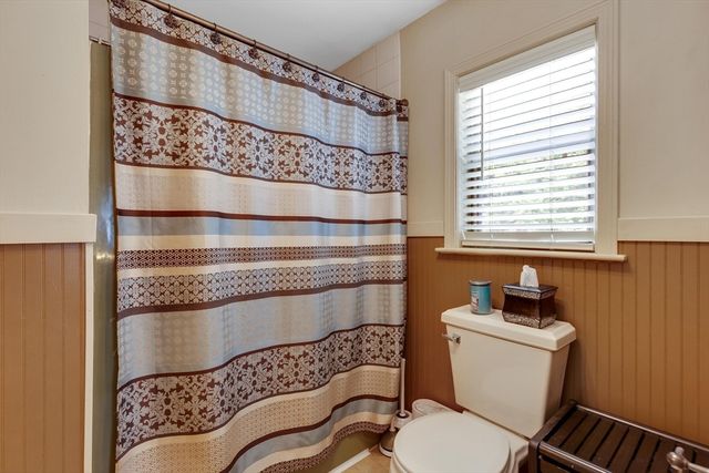 15 Conestoga Rd, Lexington, MA 02421