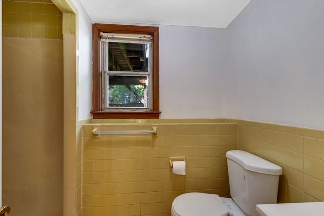 15 Conestoga Rd, Lexington, MA 02421
