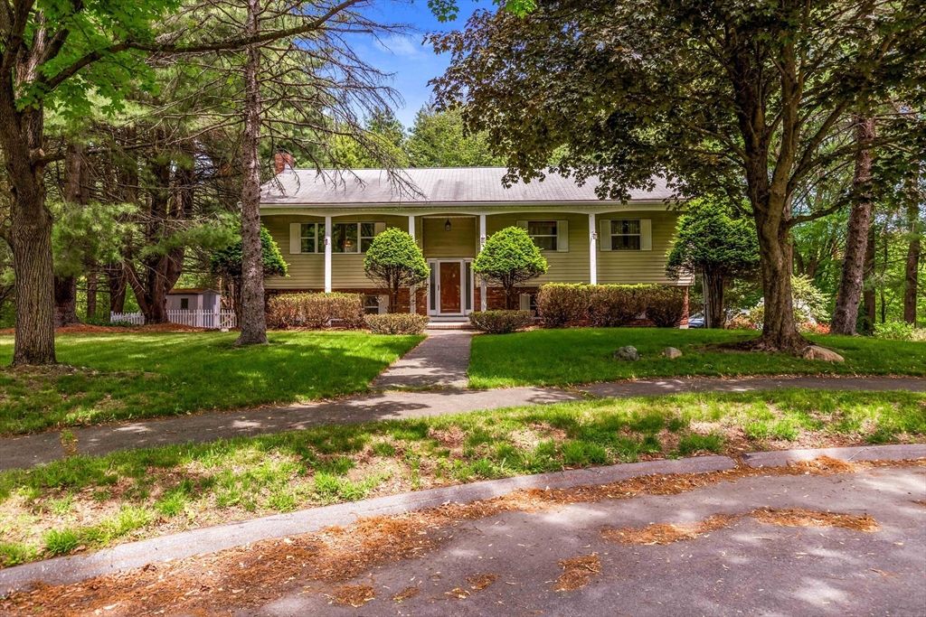15 Conestoga Rd, Lexington, MA 02421